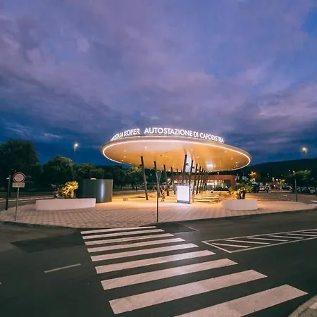 Hanna アパート コペル