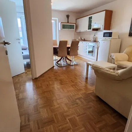Hanna Apartment Koper