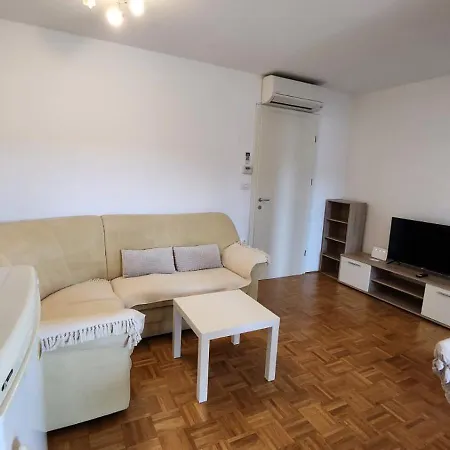 Hanna Apartment Koper